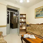 Nea Metropolis Hotell 3*