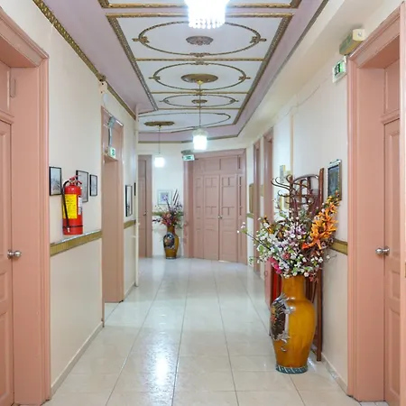 Nea Metropolis Hotel