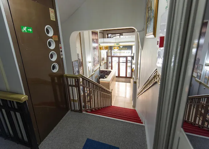 Nea Metropolis Hotel 3*