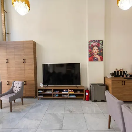 Nea Metropolis Hotel