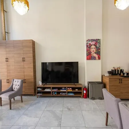 Hotel Nea Metropolis 3*