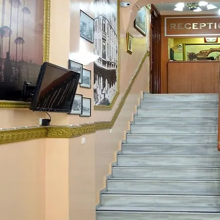 Nea Metropolis Hotel 3*