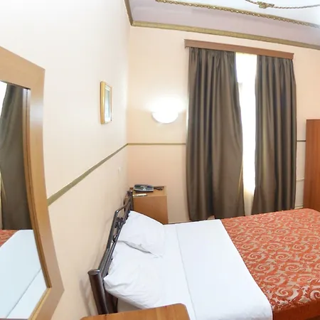 فندق نيا متروبوليس 3*
